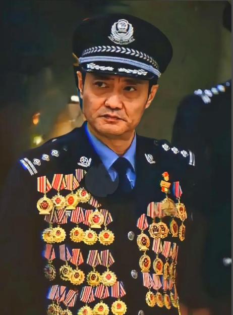 1998年，警官程鹏正在兰州火车站大厅巡逻，他见一男子行为可疑就上前盘问。谁知，