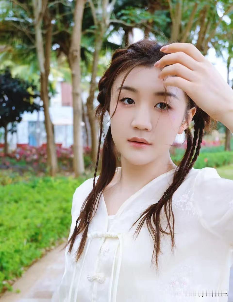 别急着盖章陈梦要退役！

最近综艺刷屏是真的，新加坡站四强、澳门站决赛也是真的。