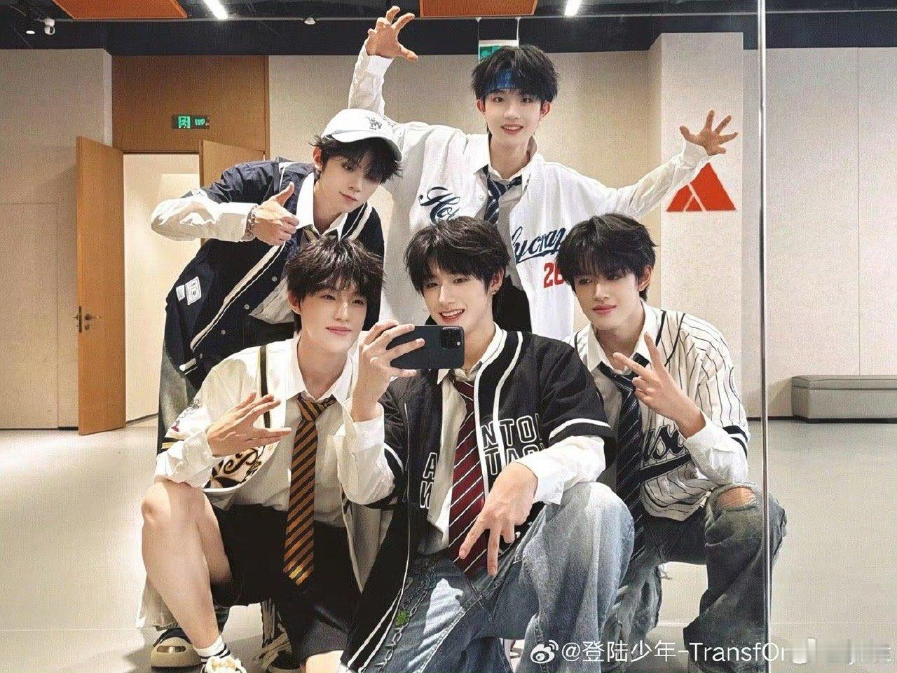 登陆少年只此青绿 登陆少年将在本届金鸡奖表演《只此青绿》!传统文化和现代创意的融