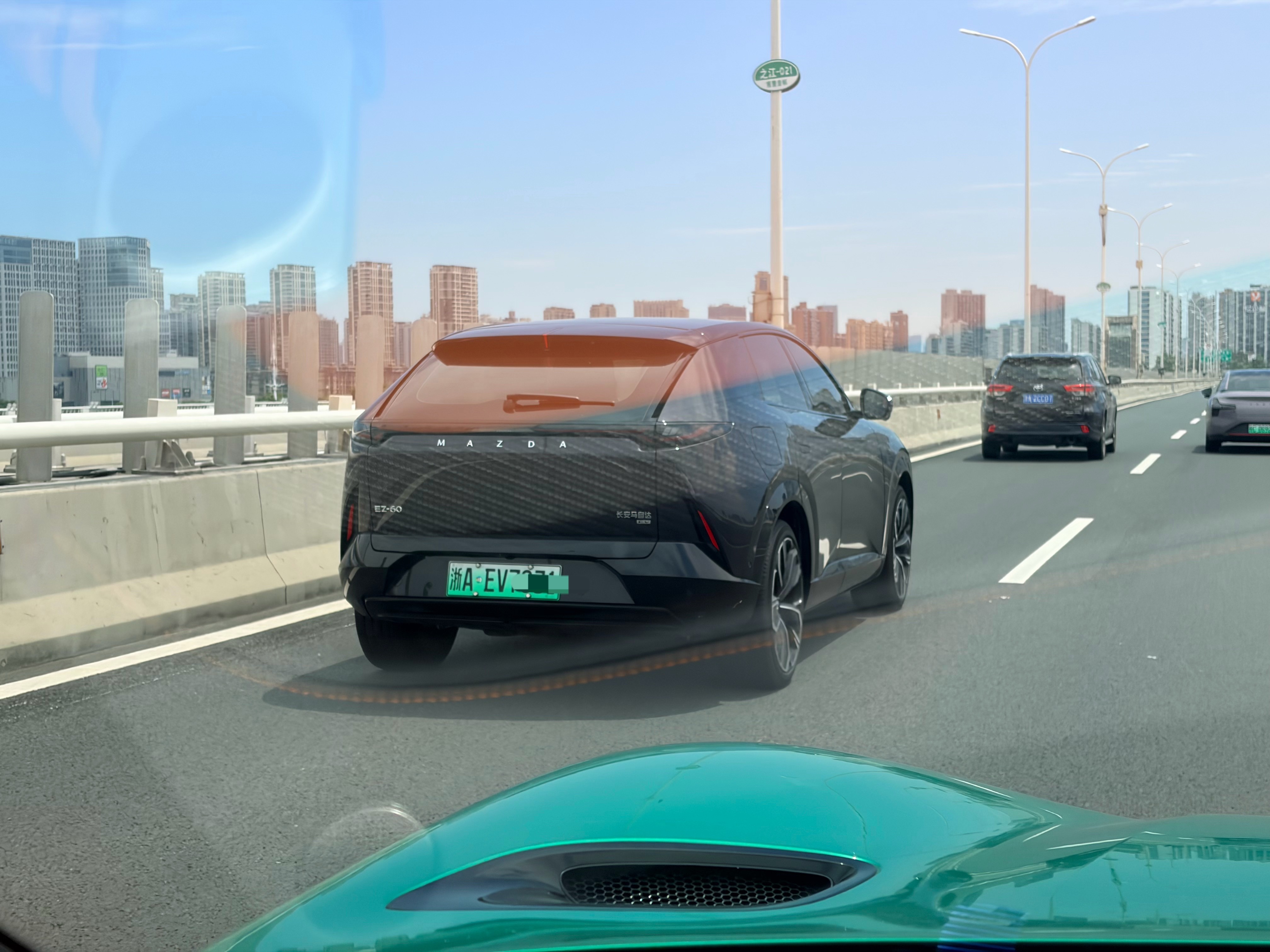 少见的合资新能源，马自达EZ-60，据说跟深蓝S07颇有渊源，没想到真有人买😂