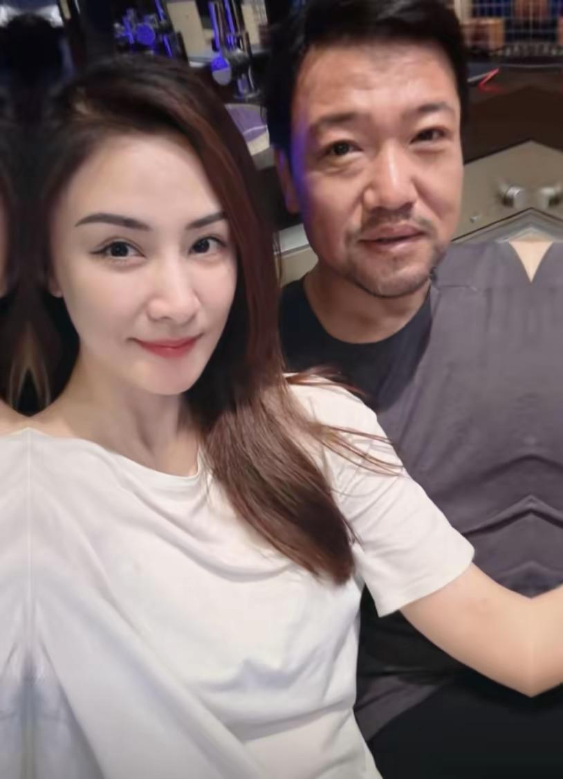 演员到中年不适合为了帅而减肥。

看了贾冰和沙溢减肥后的样子，感慨万千，如果为了