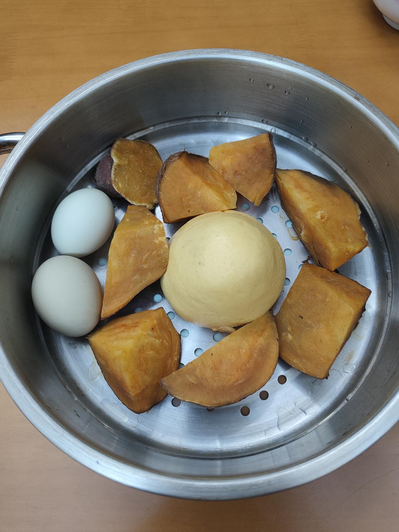 婆婆早上干了一件“坏事”！
算了，我还是不跟她说了！

早上我还没有下楼，在楼上