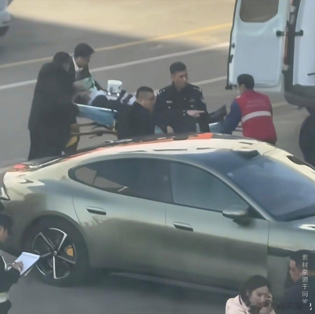 小米交付中心车祸被撞者已离世逝者安息倒车速度一定要慢，多观察四周 