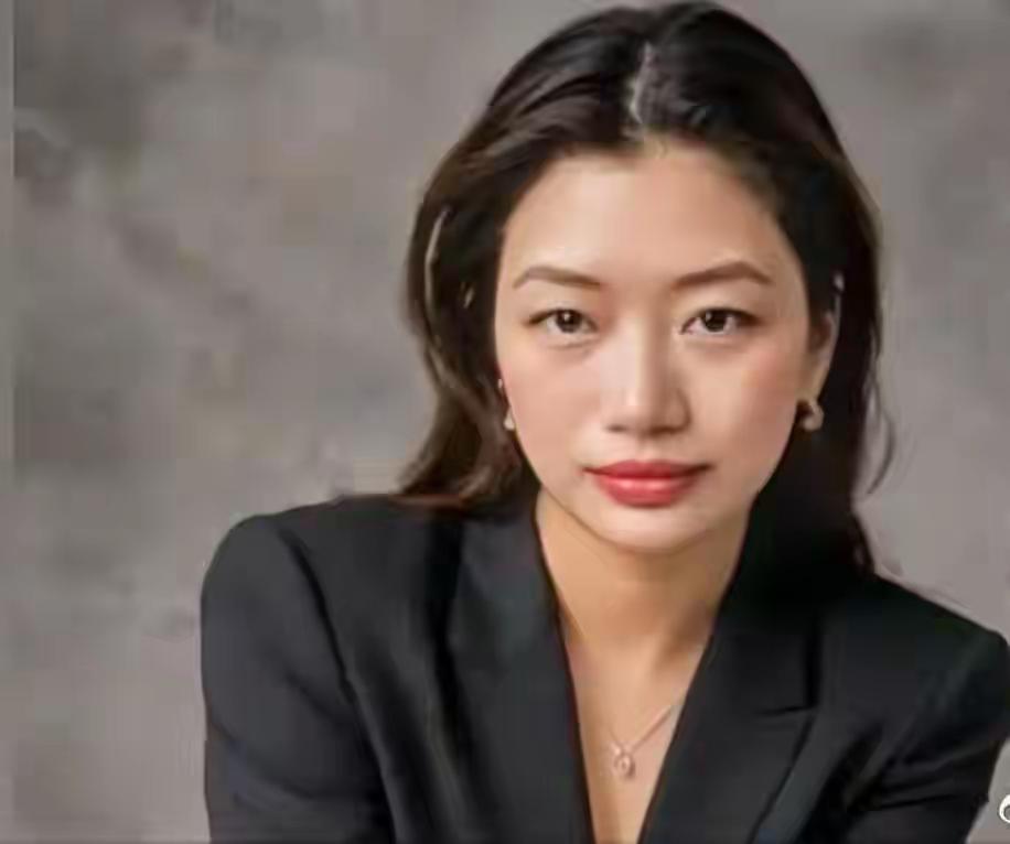 藏南出生、拿着印度护照、常年待在英国的一名女子，过上海浦东机场时被留置18小时，