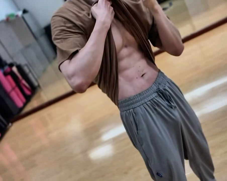 这个脸下藏着蟒 