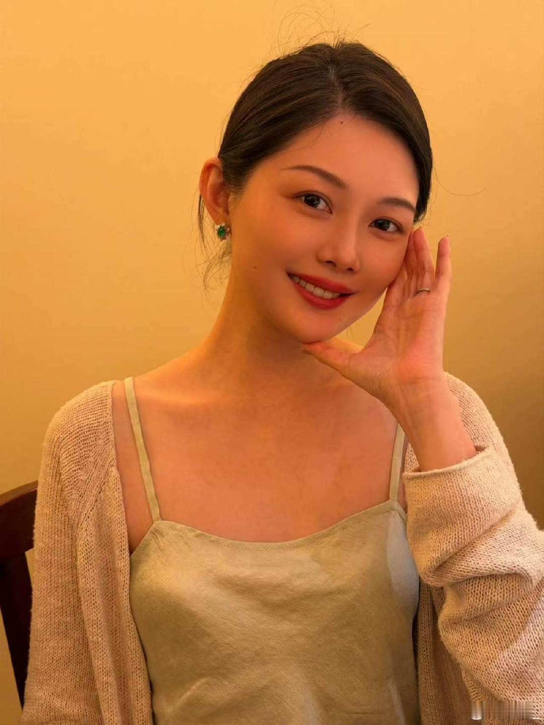 晚晚摄影师于正晚晚晒于正拍的晚晚 于老师又拍晚晚了！ 