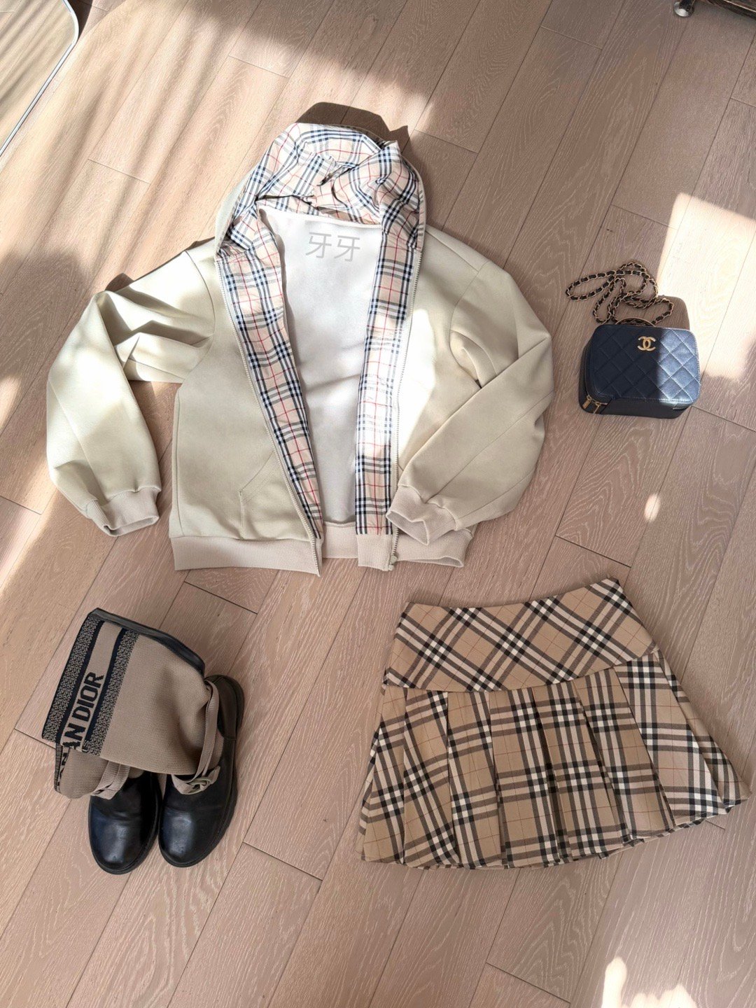 今年样衣已出，裙子的面料和版型做了升级，等晚点在🫘发视频大家看看对比哦