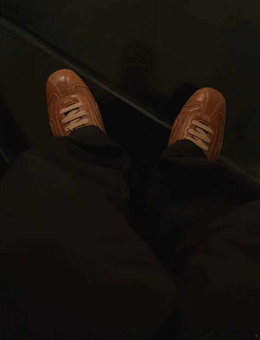 经常我会看到一些好看的东西，但是完全不适合自己，我就发给适合她的人观看，比如以下