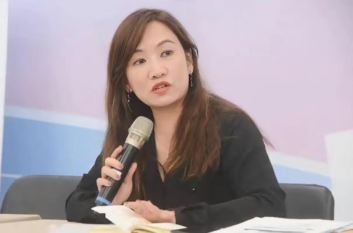 台媒体人王浅秋大赞沈伯洋——够胆！2026年9月29日，中广《千秋万事》节目开启