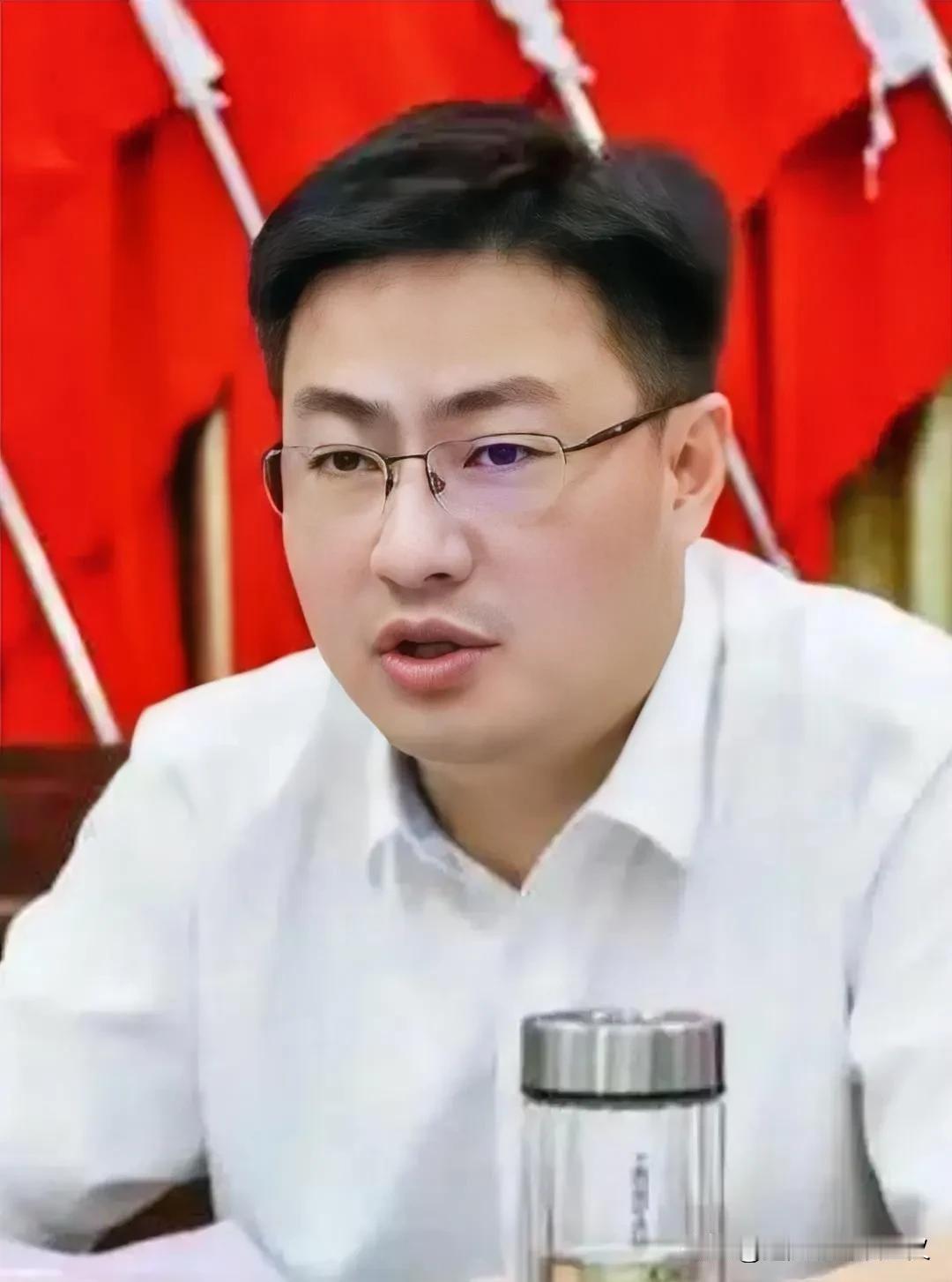 上饶那个地方近期很平静，今天终于传出一点好消息，就是有人被处理了，看了通稿，处理