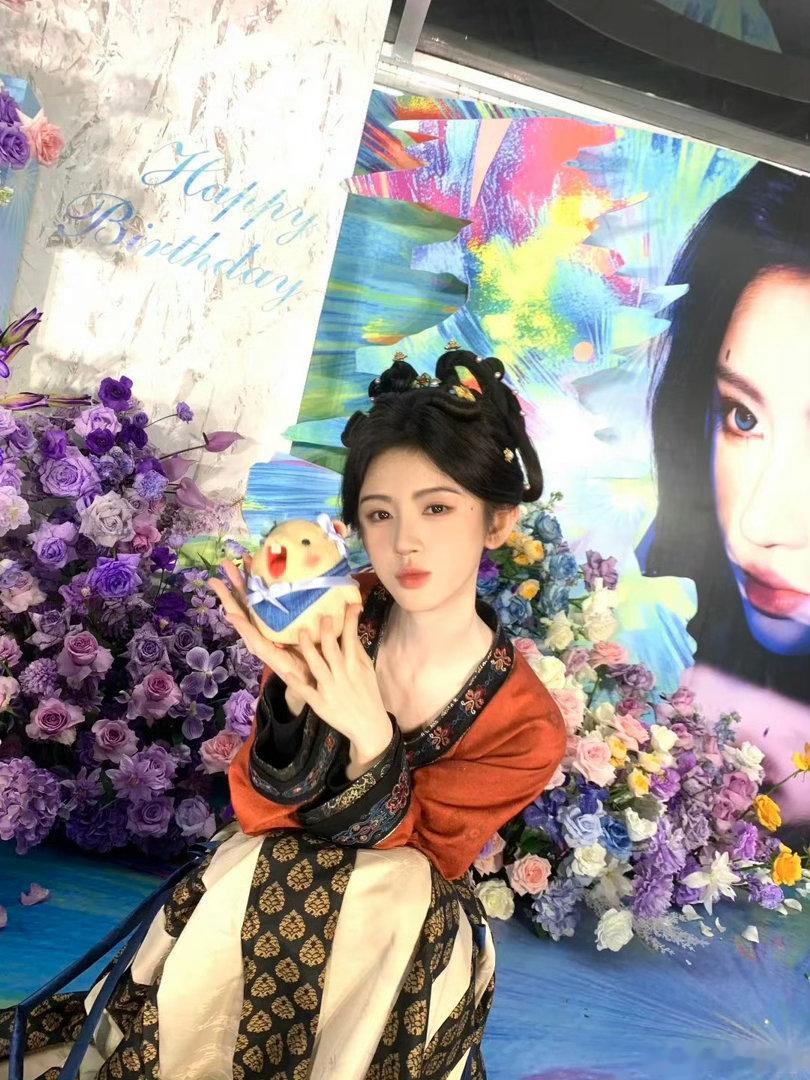 鞠婧祎万花世界 jjy鞠婧祎苏绿夏 算了  你好可爱.