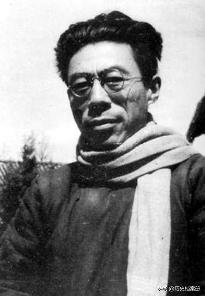 1922年，闻一多在父母强行施压下，迎娶了从未谋面的远房表妹高孝贞。洞房之夜，闻