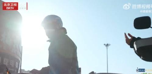 谢霆锋在北京台 果然顶级情侣的联动都不走寻常路！王菲在央视的表演依旧充满了高级的