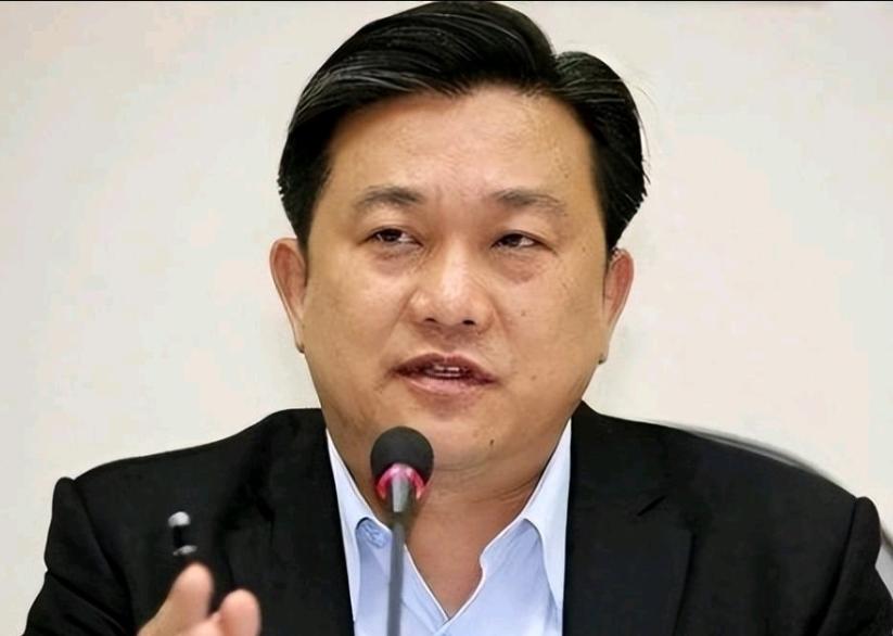 “台独”分子王定宇出来放话了！4月6日，根据岛内媒体报道，在郑丽文即将动身前往中