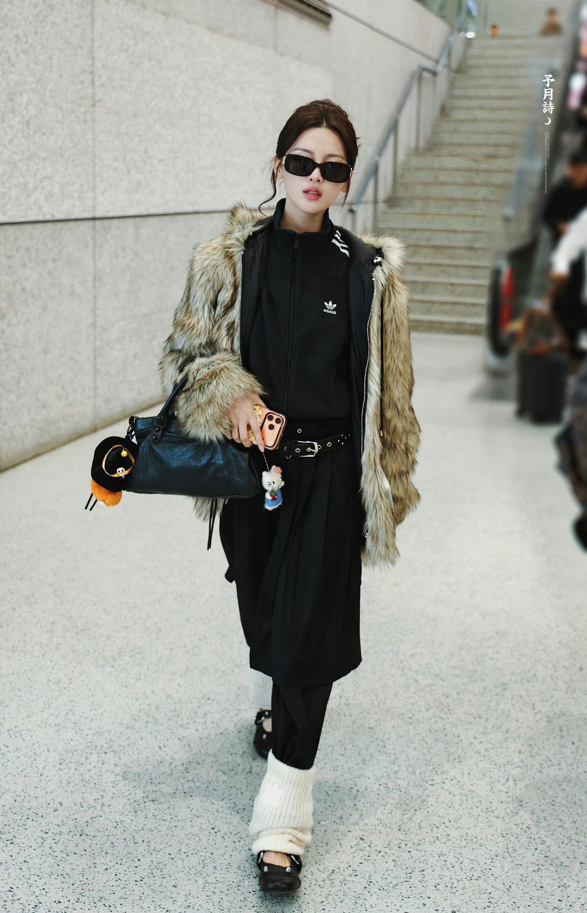 杨超越董思成进组杨超越董思成进组今天是太阳雨路透杨超越董思成进组今天是太阳雨路透