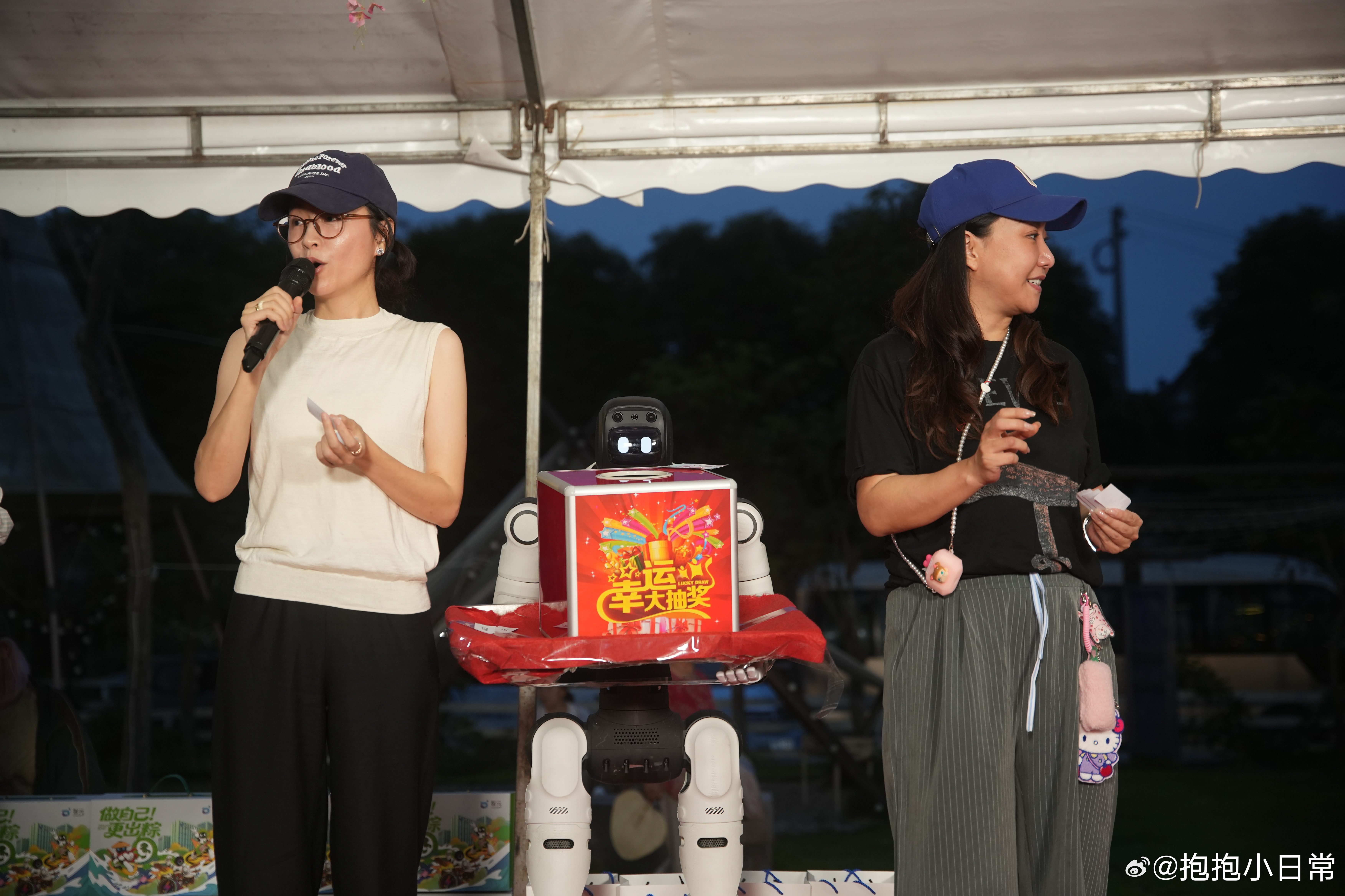 俞灏明成都掌勺白斩鸡贾冰王子奇俞灏明四川吃席太阳系公民剧组工作人员拥有专属福利，