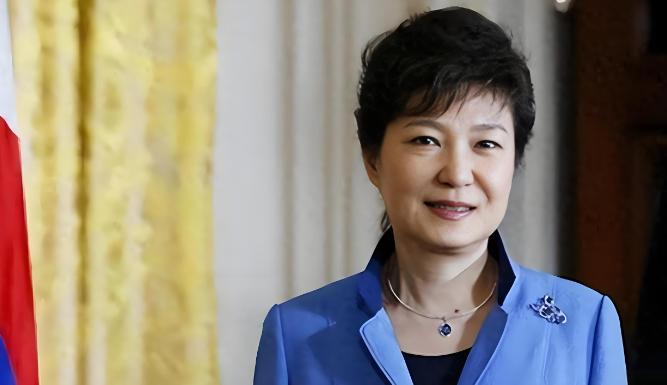 朴槿惠这下心里面舒服多了，当初把她送进监狱的男人，有可能被判处死刑。

在韩国特