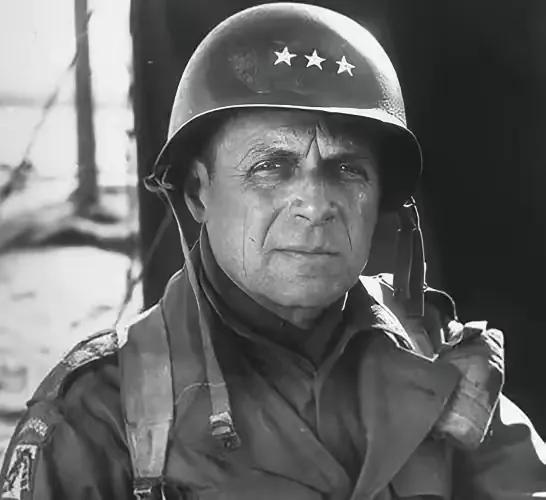 李奇微晚年回忆朝鲜战争，对志愿军和南韩军印象深刻。志愿军战斗意志顽强，穿着胶鞋在