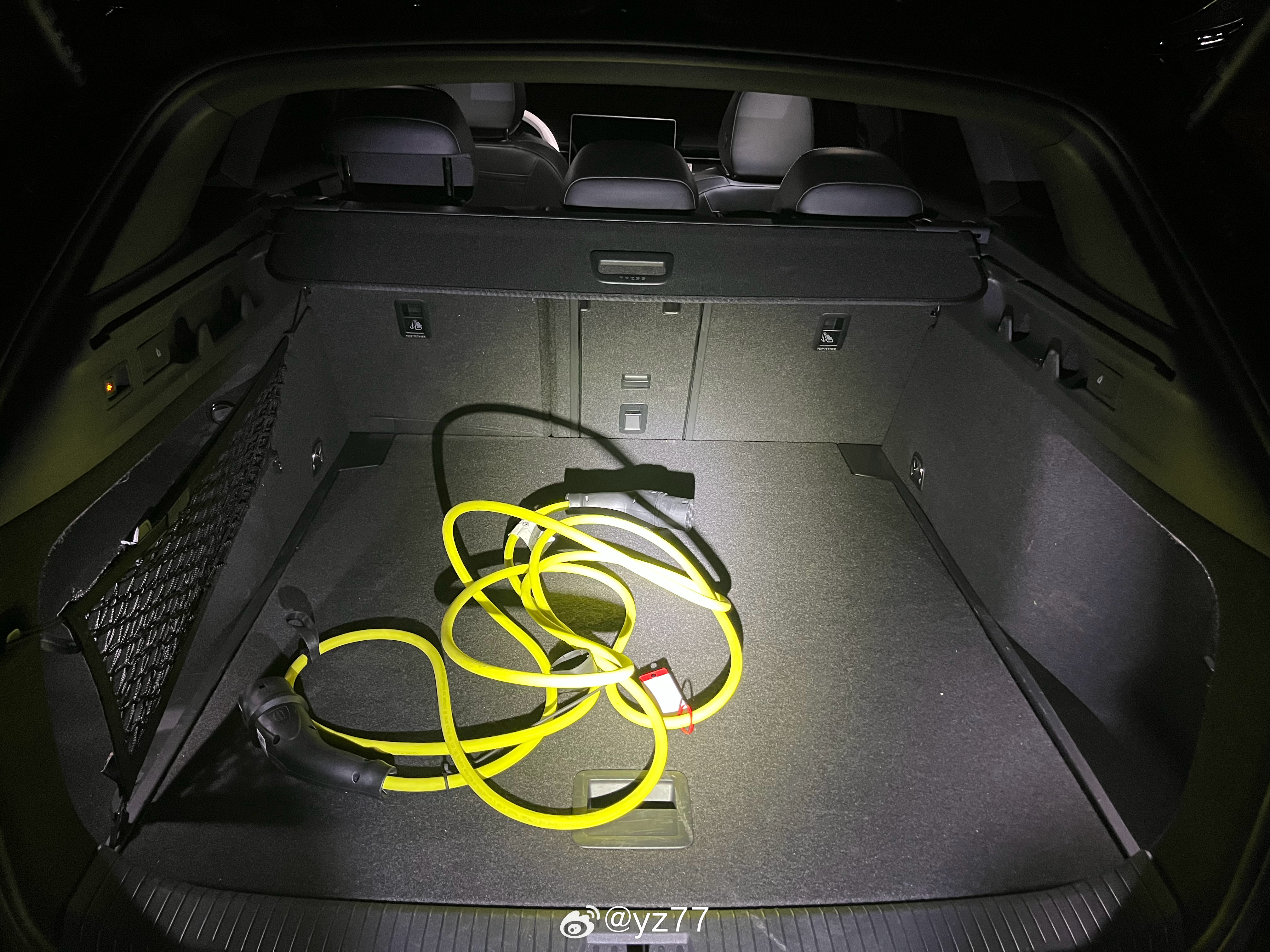 开两天ID7旅行，和在西班牙开到的轿车版本一样，底盘差劲，即使DCC调到最软，低