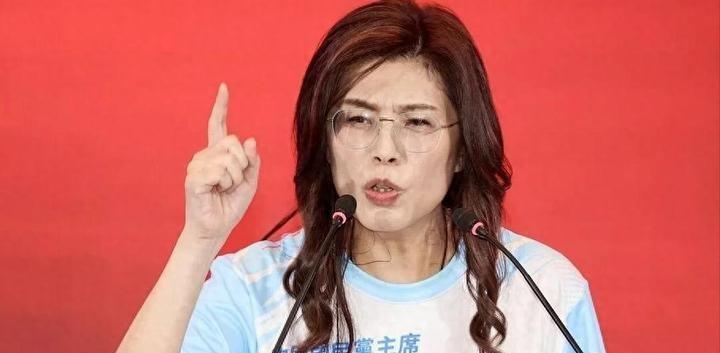 两岸统一的潮流不可阻挡，对郑丽文而言，这既是历史考题，也是现实抉择。她与洪秀柱的