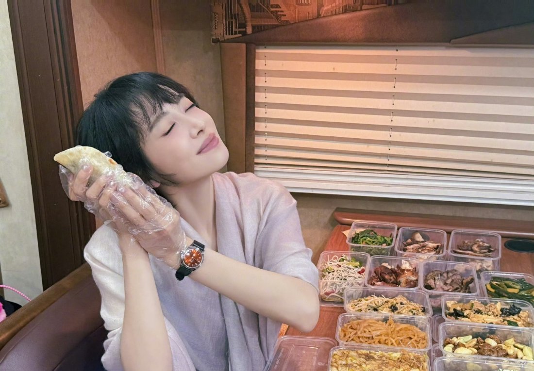 宋茜姐姐立春快乐，吃的好丰盛呀！新开始，一切都要好👌🏻 