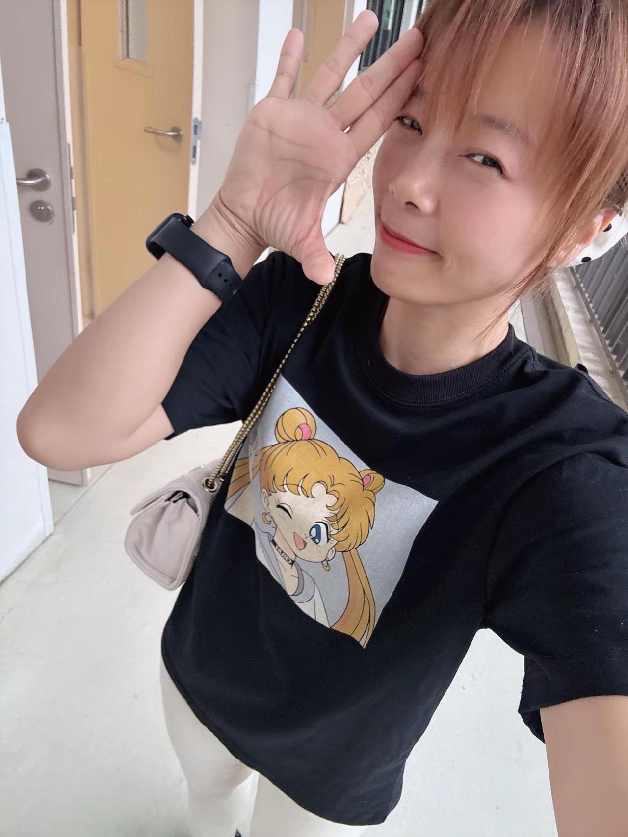 我童年回忆。换上喜欢的衣服，连风都温柔了几分～今天也要做自己的风景穿搭日记 好好