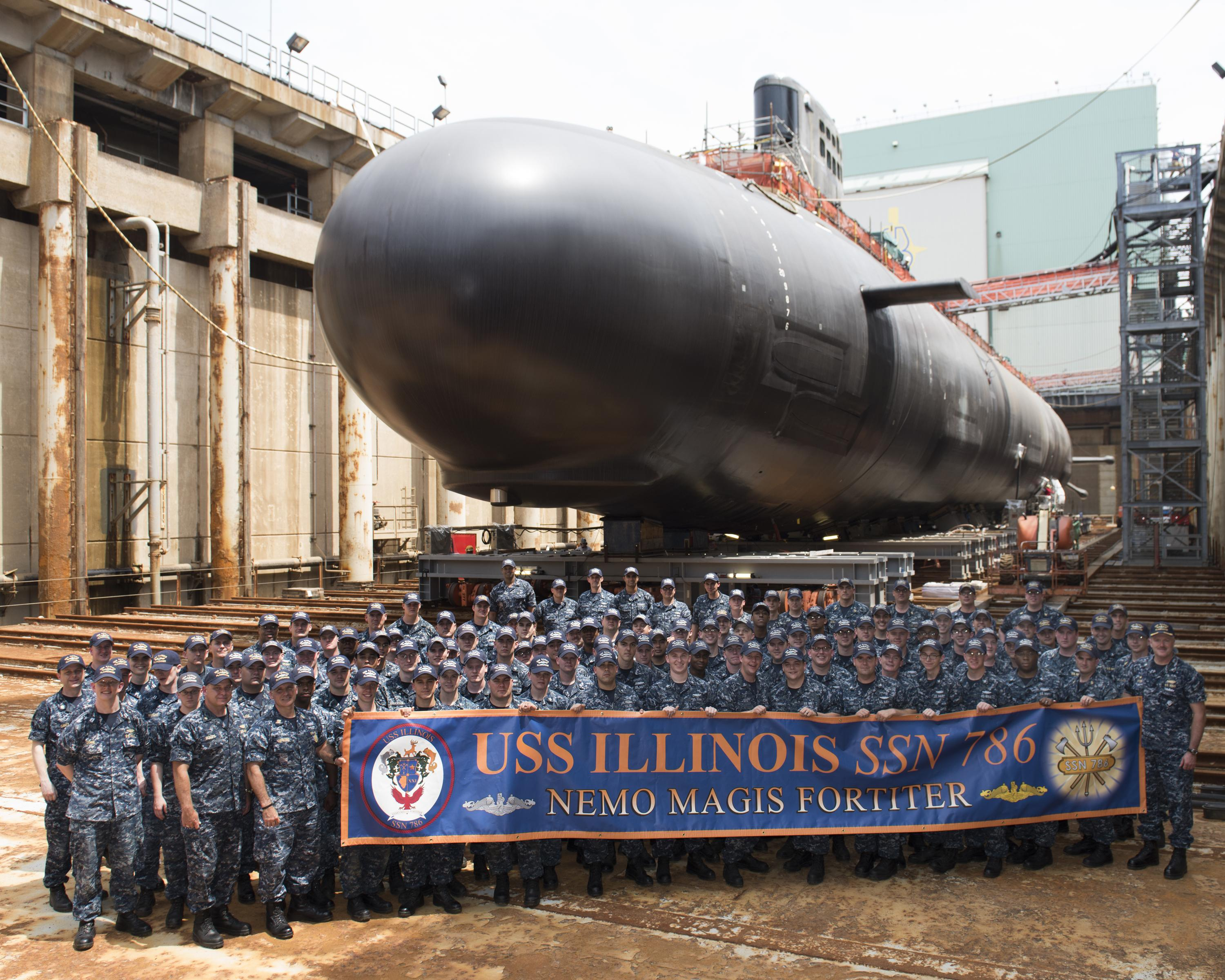 MD一等人“伊利诺伊”号(SSN-786)潜艇改装前后对比，“伊利诺伊”号继“南