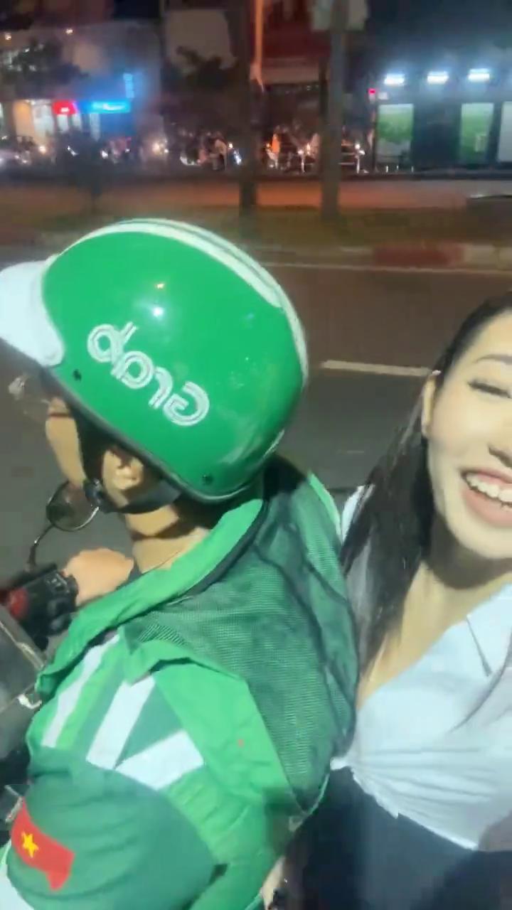 哎，嘿，嘿，哈，哈哈哈。