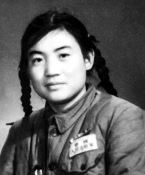 1994 年，“英雄儿女” 原型解秀梅脑梗住院，欠了医院 30000 元治疗费，