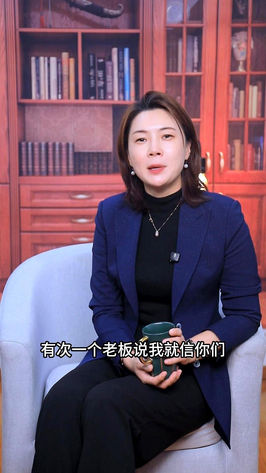 客户记不住你，是因为你啥都干

一家律所曾经大小案子全接，名片上密密麻麻十几行业