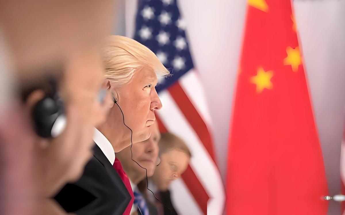 战火照出真相。伊朗战事打到，特朗普大约也看清楚了：美国倘若甩开中国，许多关键环节
