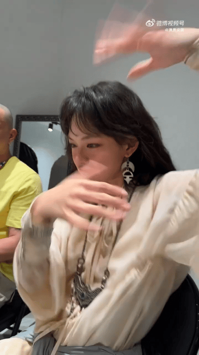 文淇22岁vlog好鲜活文淇走在喀什古城好明媚 文淇的喀什vlog太可爱了，拍大