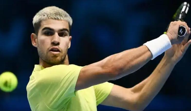 北京时间11月15日-16日，ATP年终总决赛两场半决赛的赛程如下：

第一场：