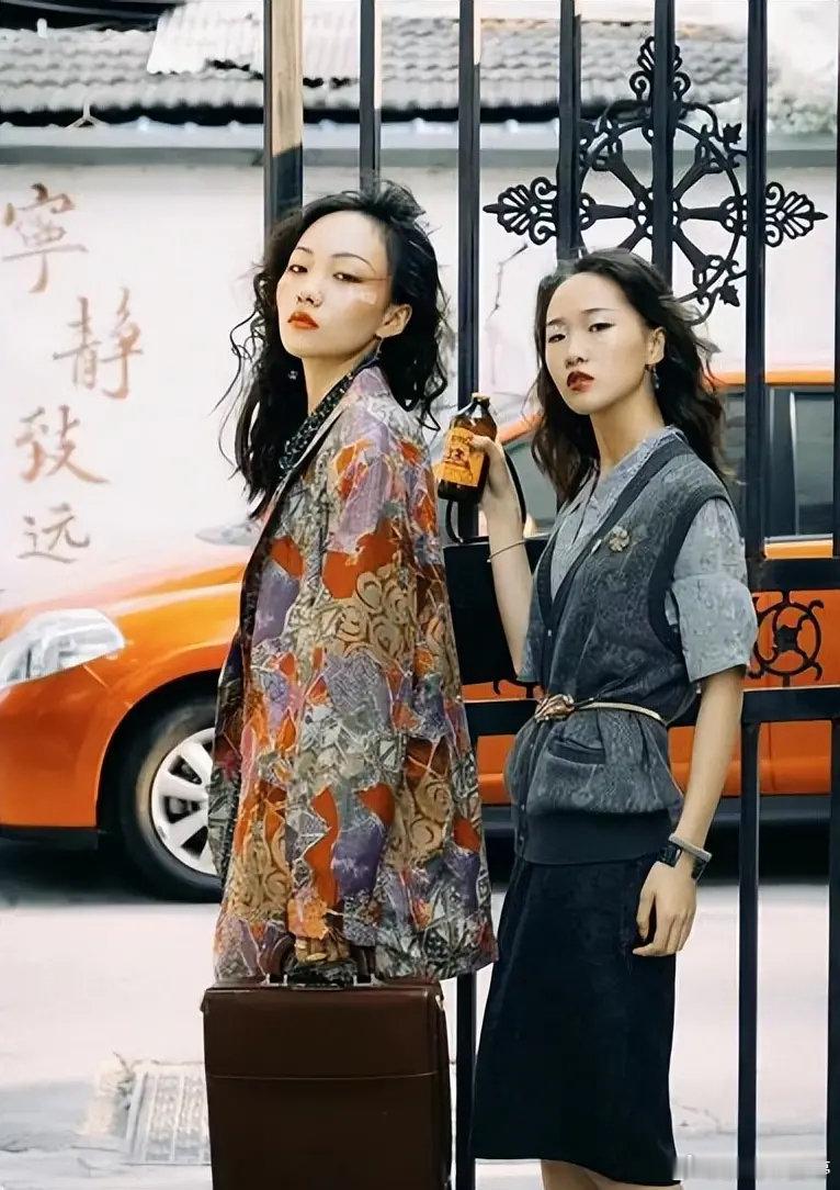 邵雨轩晒与小花聊天记录从贝勒爷这里爱上的疯产姐妹，好希望他们再产出高质量作品啊 