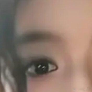 黄杨钿甜首次把天价耳环这件事说清楚了。那对差点毁了她高考的耳环，其实就是她妈妈朋