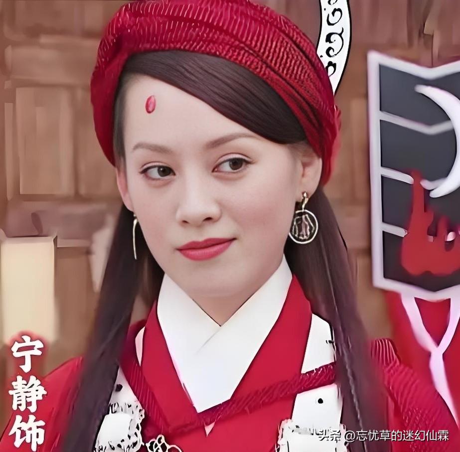 穆桂英不用比美，人家不靠容貌立足。那是女元帅啊！比杨家一众都厉害！她的丈夫杨宗保