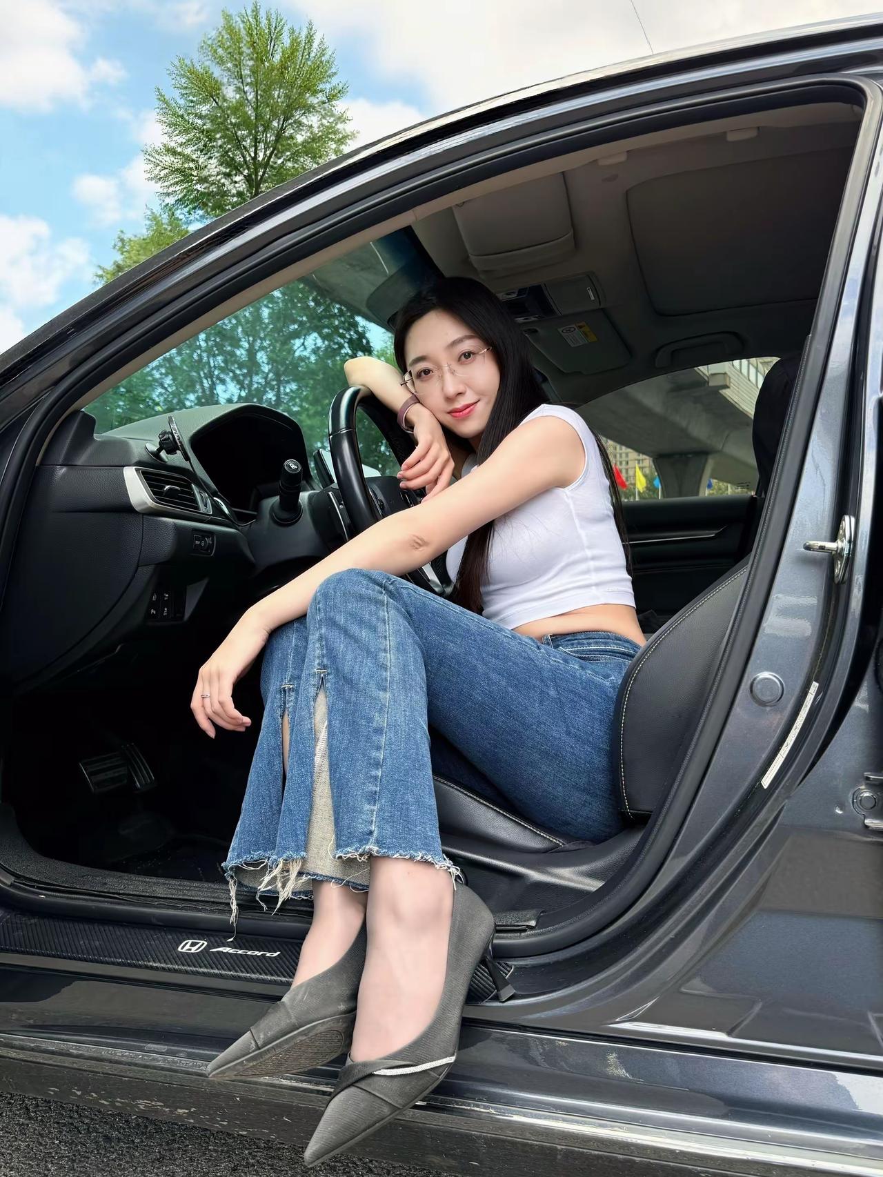 以你的审美给女友车模打个分