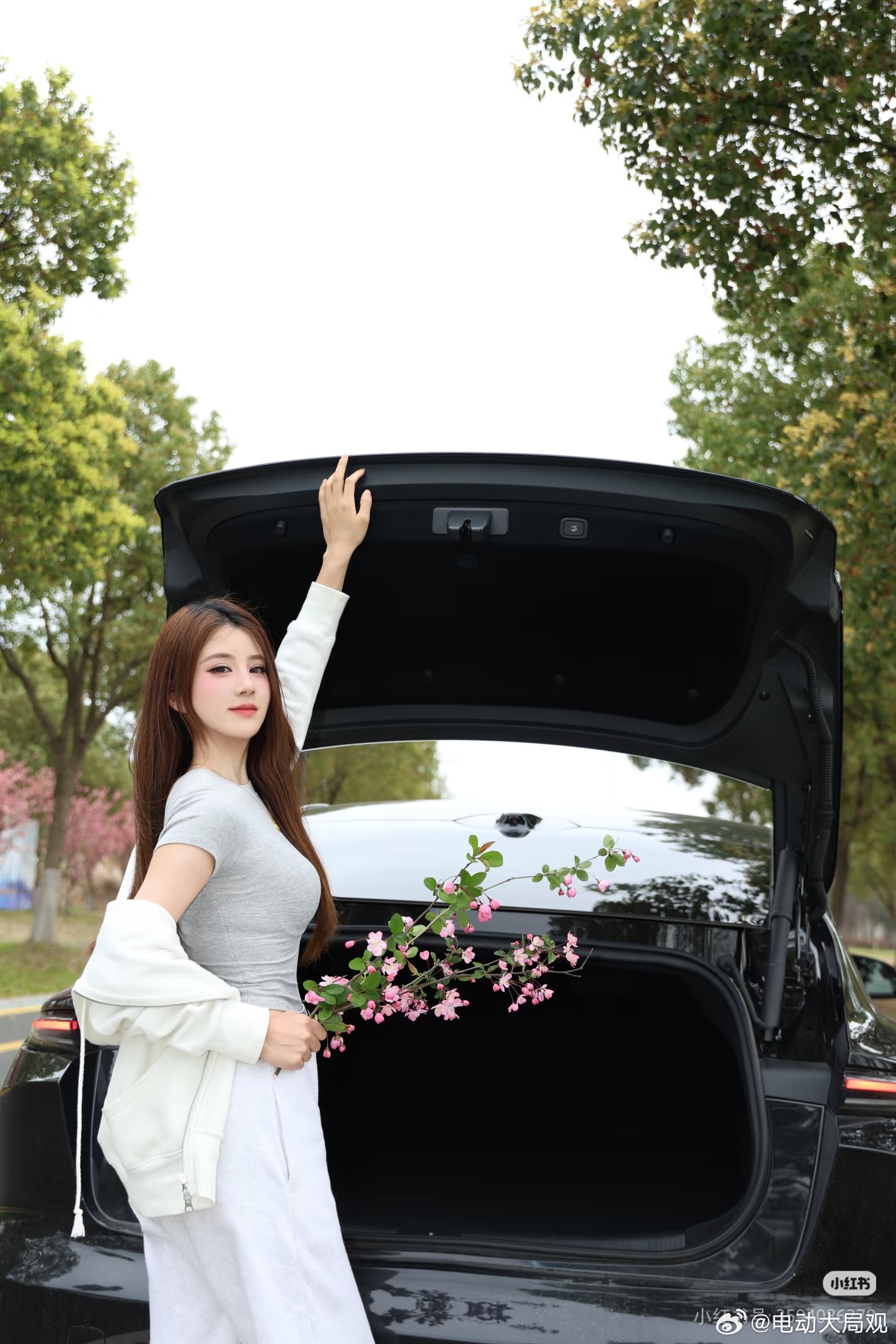 蔚来新ET5 春日出逃的完美搭子苏州的春天也太适合短途逃离了吧🌷周末想放松一下