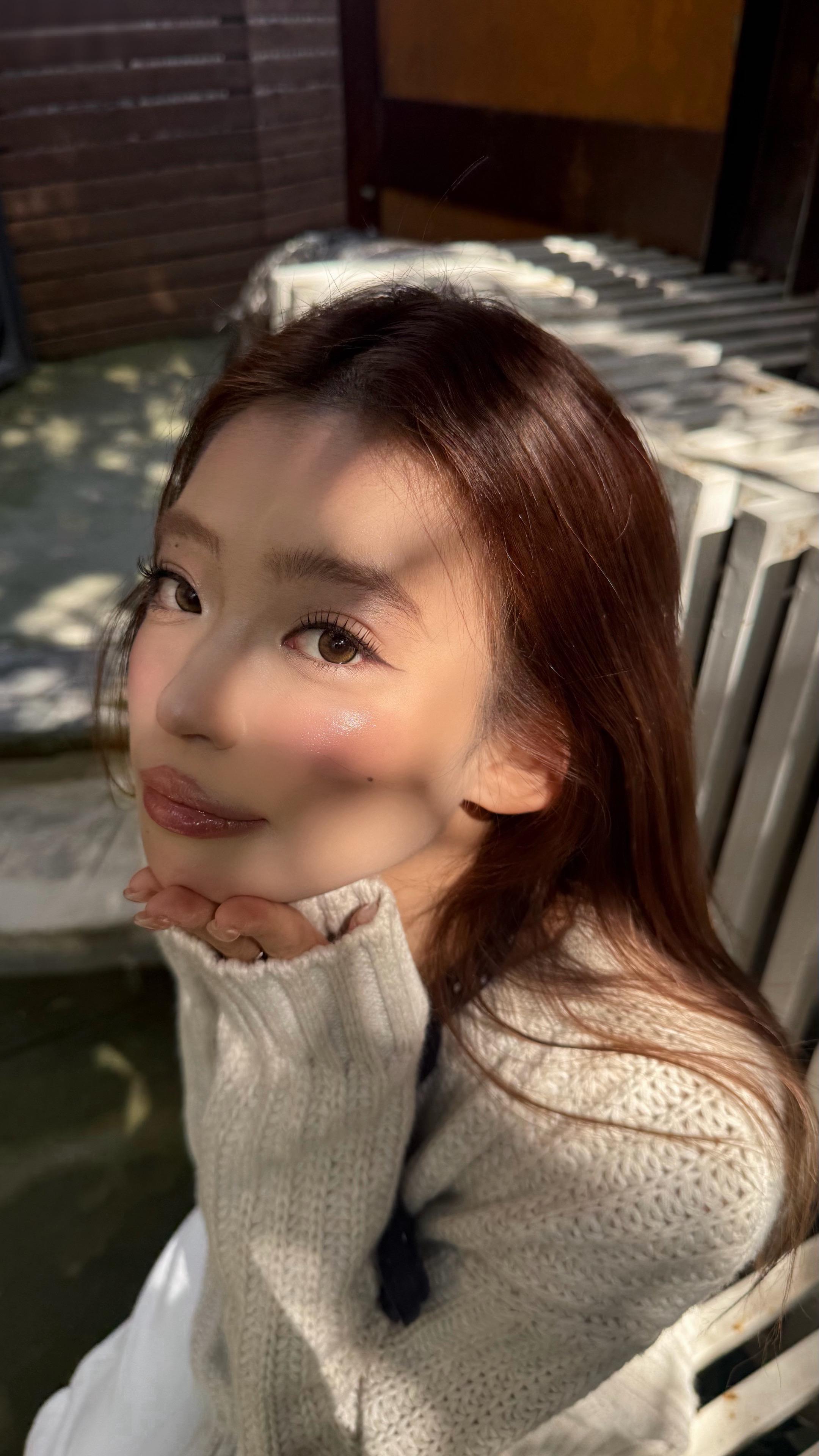 每次听到这首歌 都会把我带回到21年 希望大家都拥有一个人也能幸福的能力