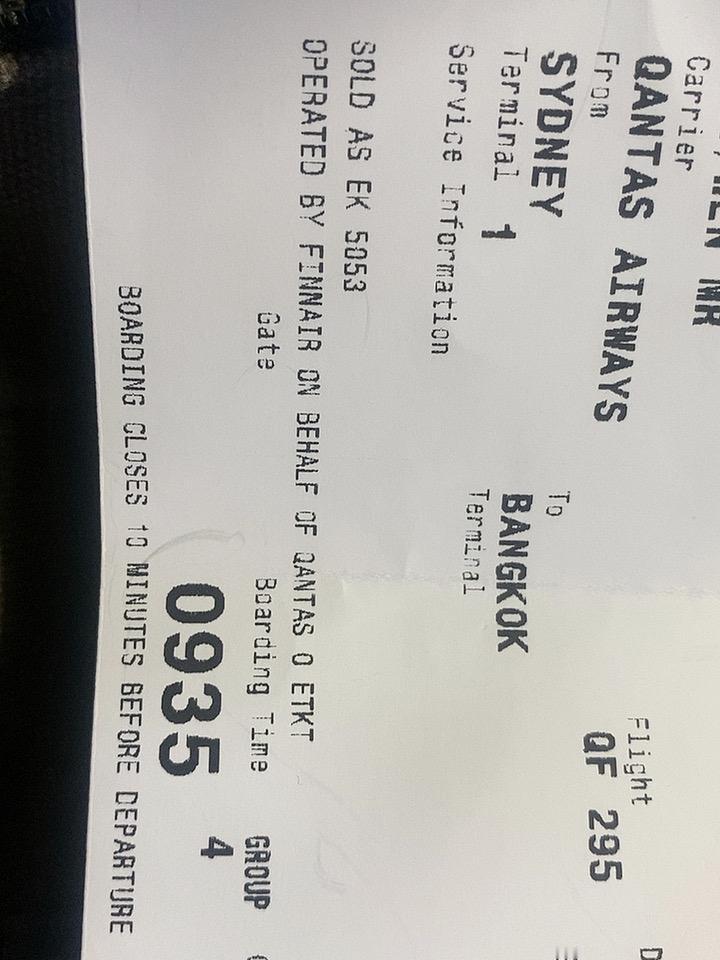 去泰国的朋友，千万记住： 出发前，先在网上把入境卡先填好了。 要不然要填写很久的