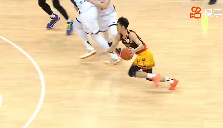 继续弱延误，继续给他打，不要相信他能打进。真不知道你们平常看不看数据的。江苏男篮