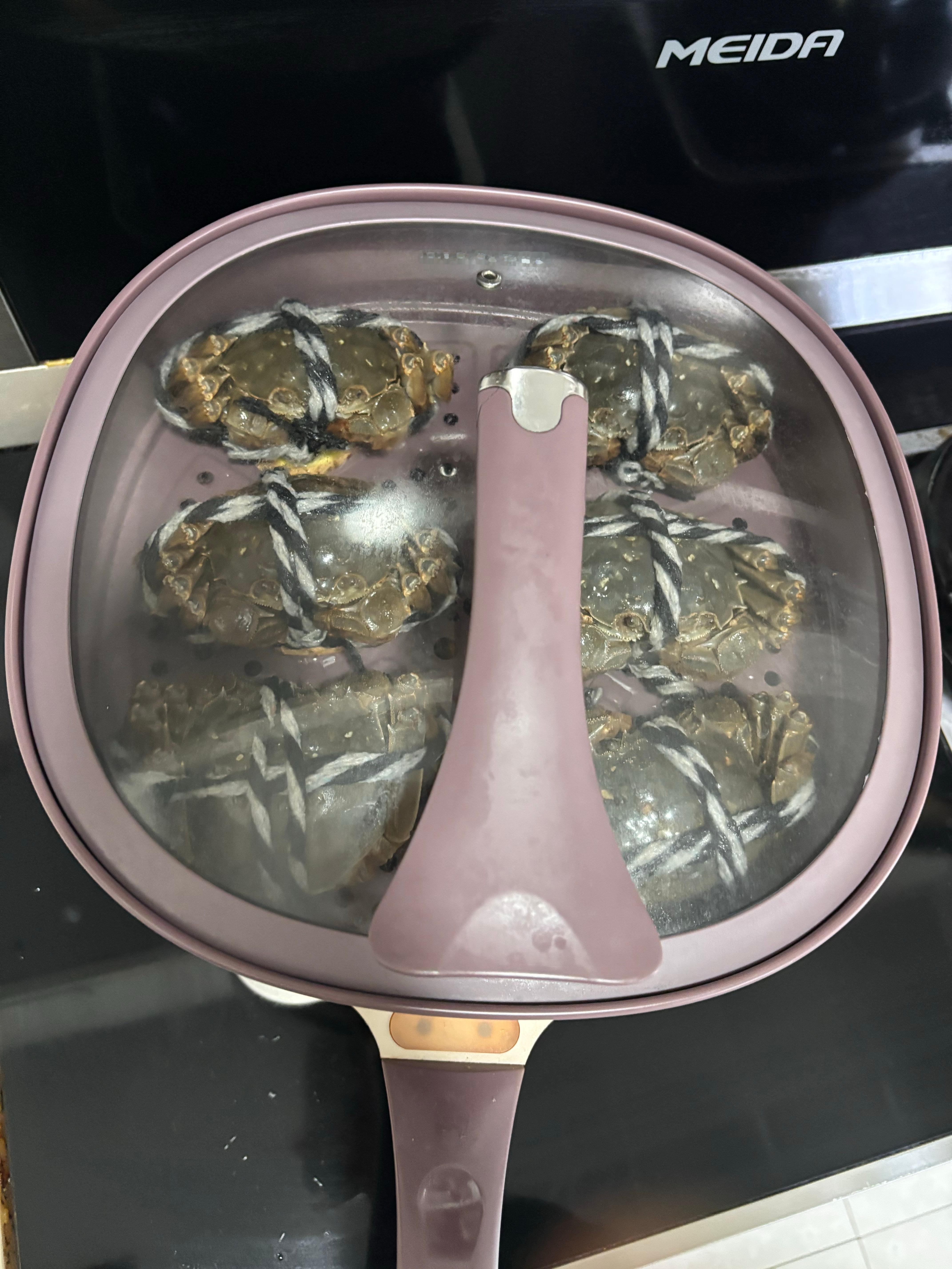 朋友送来超大个大闸蟹  赶紧吃个新鲜🦀 ​​​