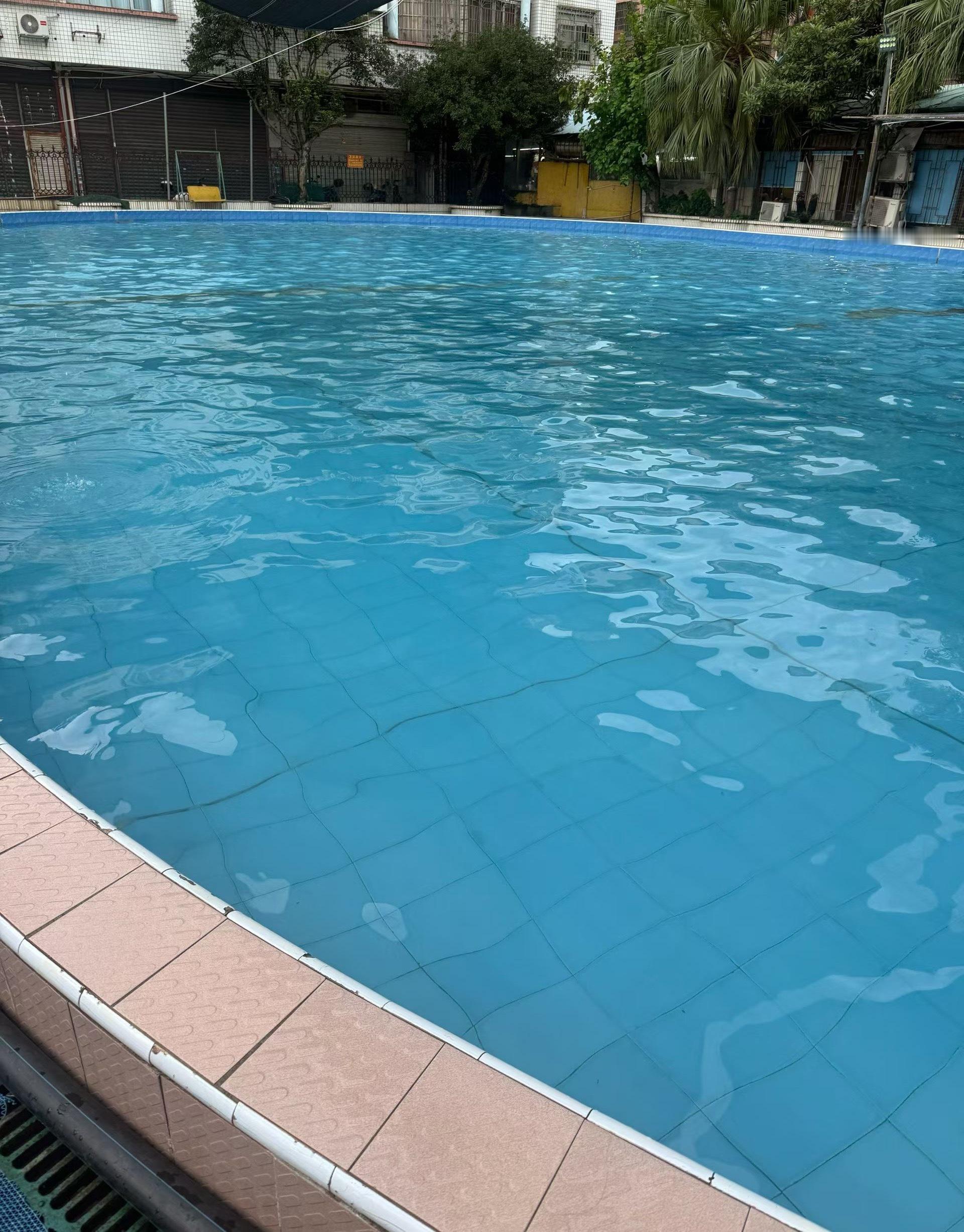 想去游个泳