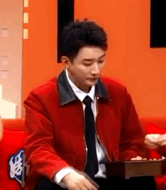 啊哈哈哈哈哈好可爱 