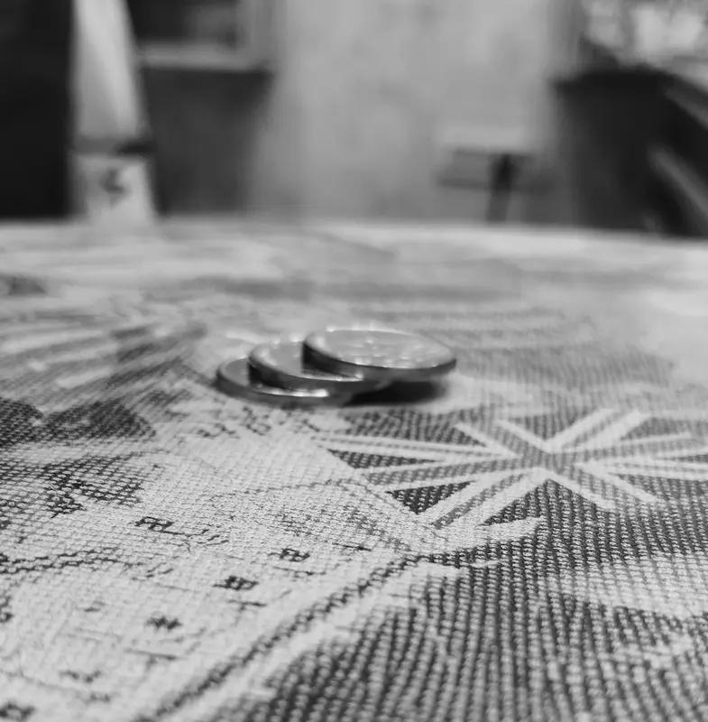 最近湖北恩施法院审结的一起离婚案太暖了。亲爸钱某和后妈徐某某离婚，对于钱某和前妻