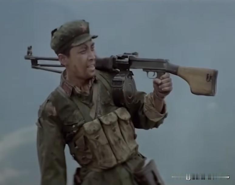 没有过参军的经历，所以看电影只是对武器感兴趣，对型号什么的一无所知。
     