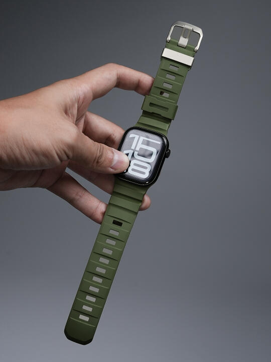 夏天iWatch换氟橡胶表带，亲肤透气错不了！