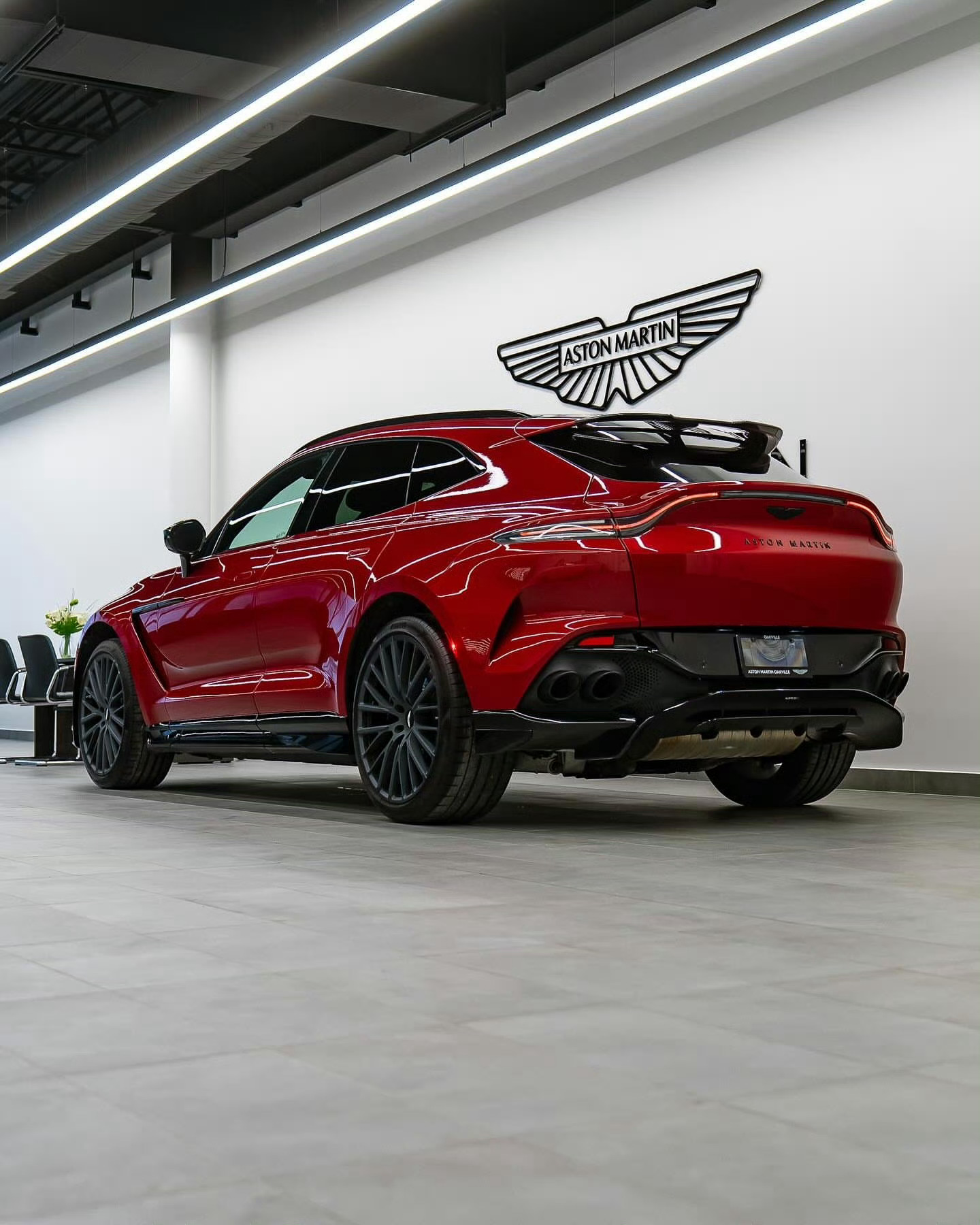 阿斯顿·马丁 DBX 707