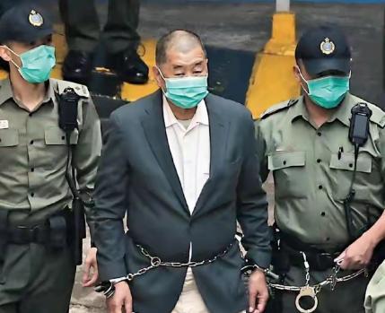 当黎智英被判了二十年，英美那边没有太大的动静，赖清德反而慌了，因为他看见了自己未