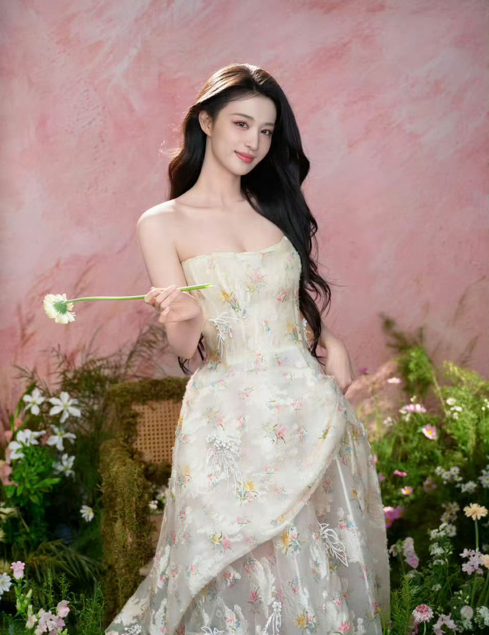 王楚然  x  Dior苏州活动新晋迪奥品牌大使王楚然昨日出席苏州品牌活动，状态